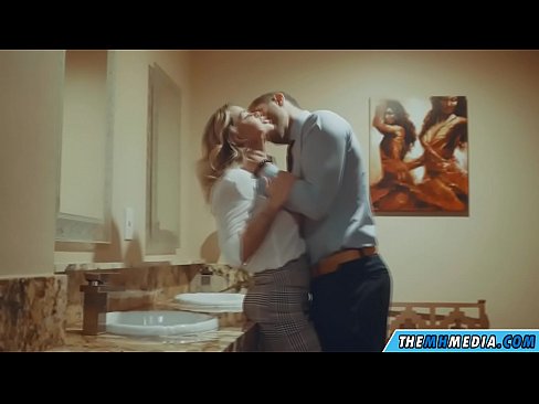 ❤️ Cando unha loura tetona seduce nun baño público ️❌ Porno duro en % gl.risegame.top % ️❤